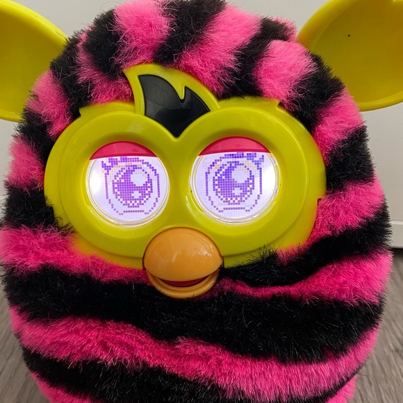 Hasbro FURBY Boom Interactive Toy Pink Black Stripes Yellow - Picture 8 of 11